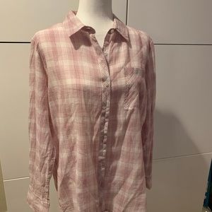 Ariat Women’s XL lightweight split tail blouse